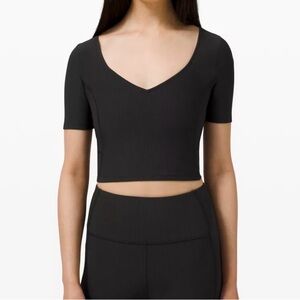 Lululemon Women's Ribbed Contoured V-Neck Yoga Short Sleeve Shirt Black Sz.2-4